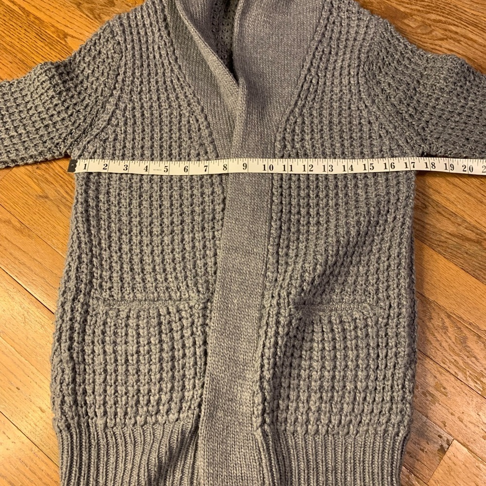 Suzy Shier Grey Waffle Knit Shawl Collar Cardigan - Size M - Picture 6 of 7